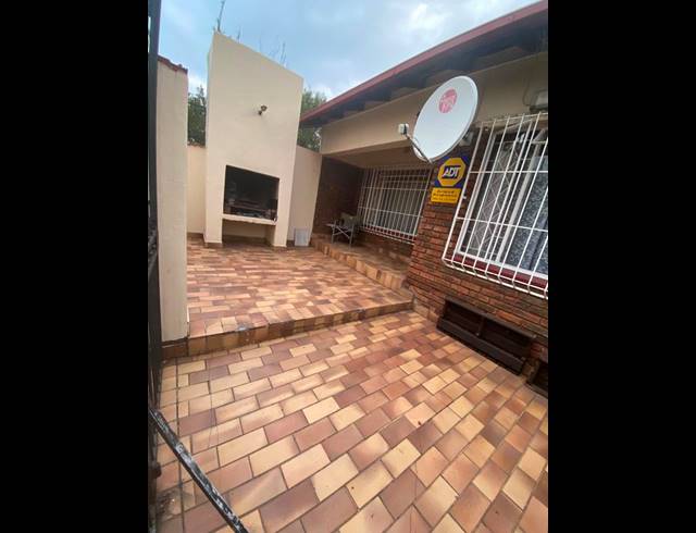 2 BEDROOM TOWNHOUSE FOR SALE IN GHOLFSIG